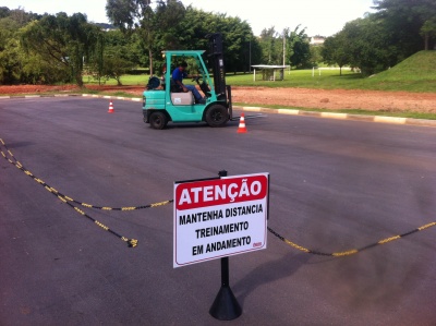 Curso de Formação e  Reciclagem de Operador de Empilhadeira 